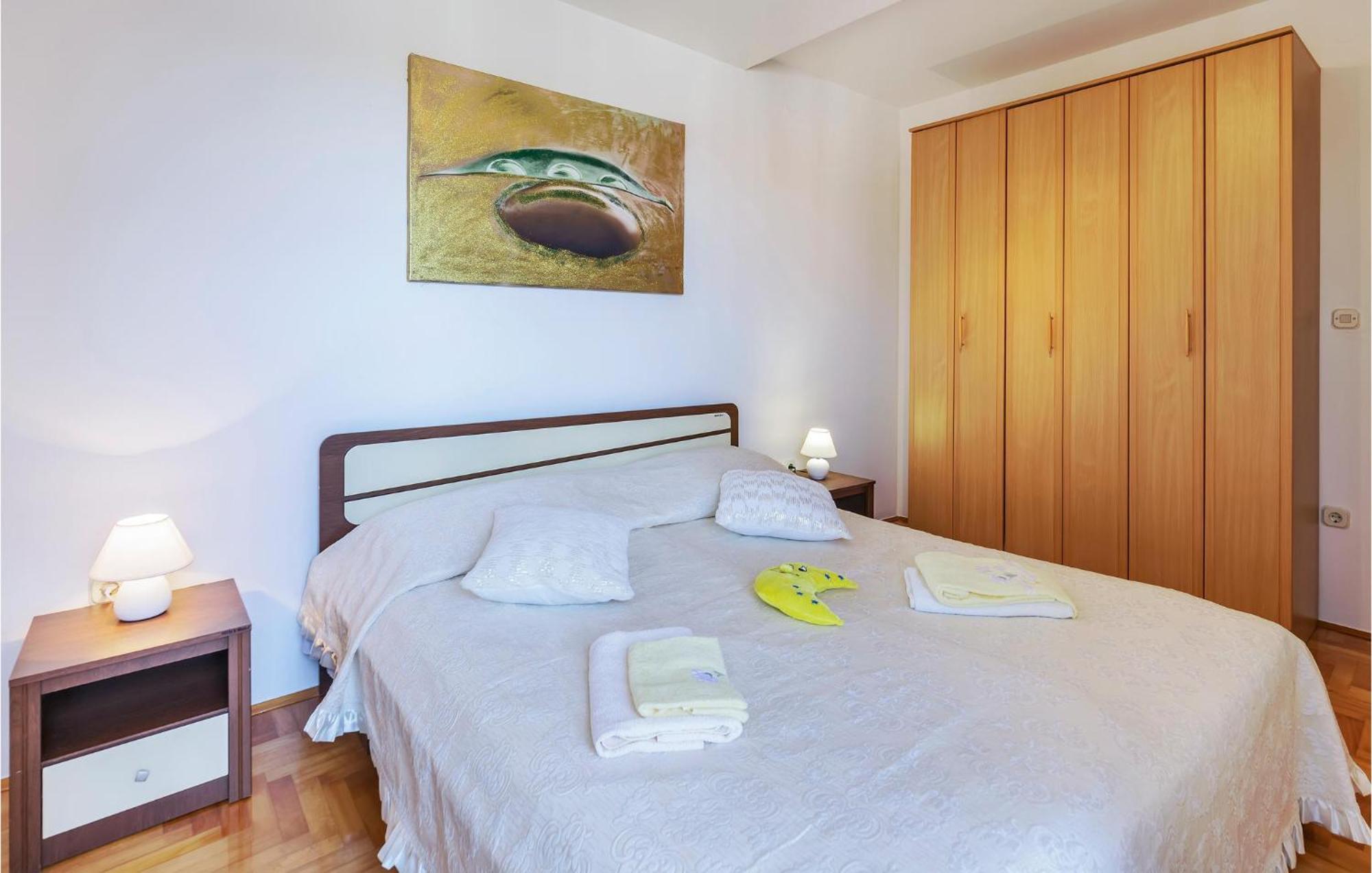 1 Bedroom Beautiful Apartment In Pula Exterior photo