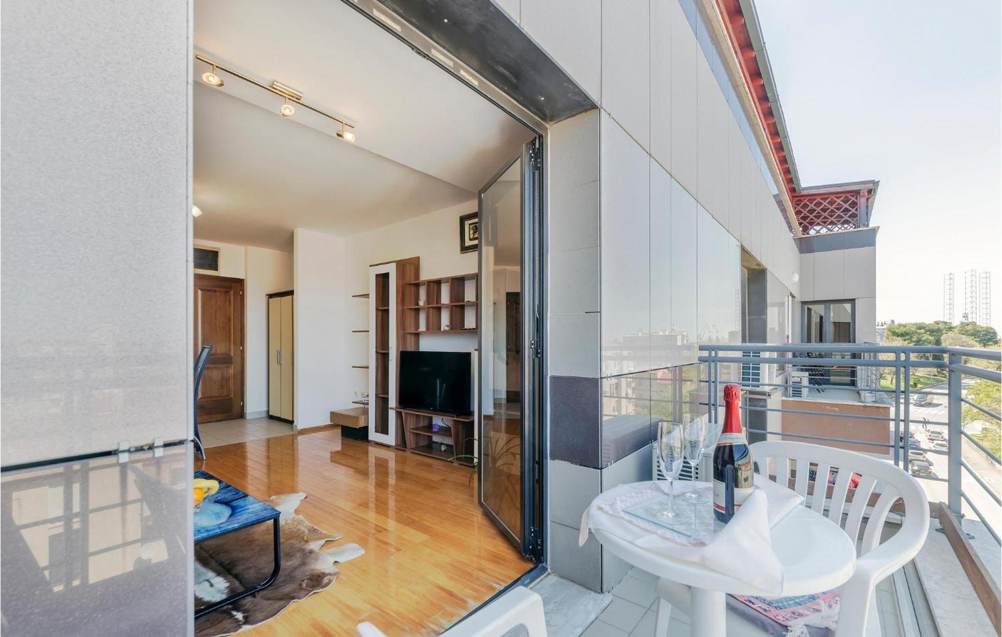 1 Bedroom Beautiful Apartment In Pula Exterior photo