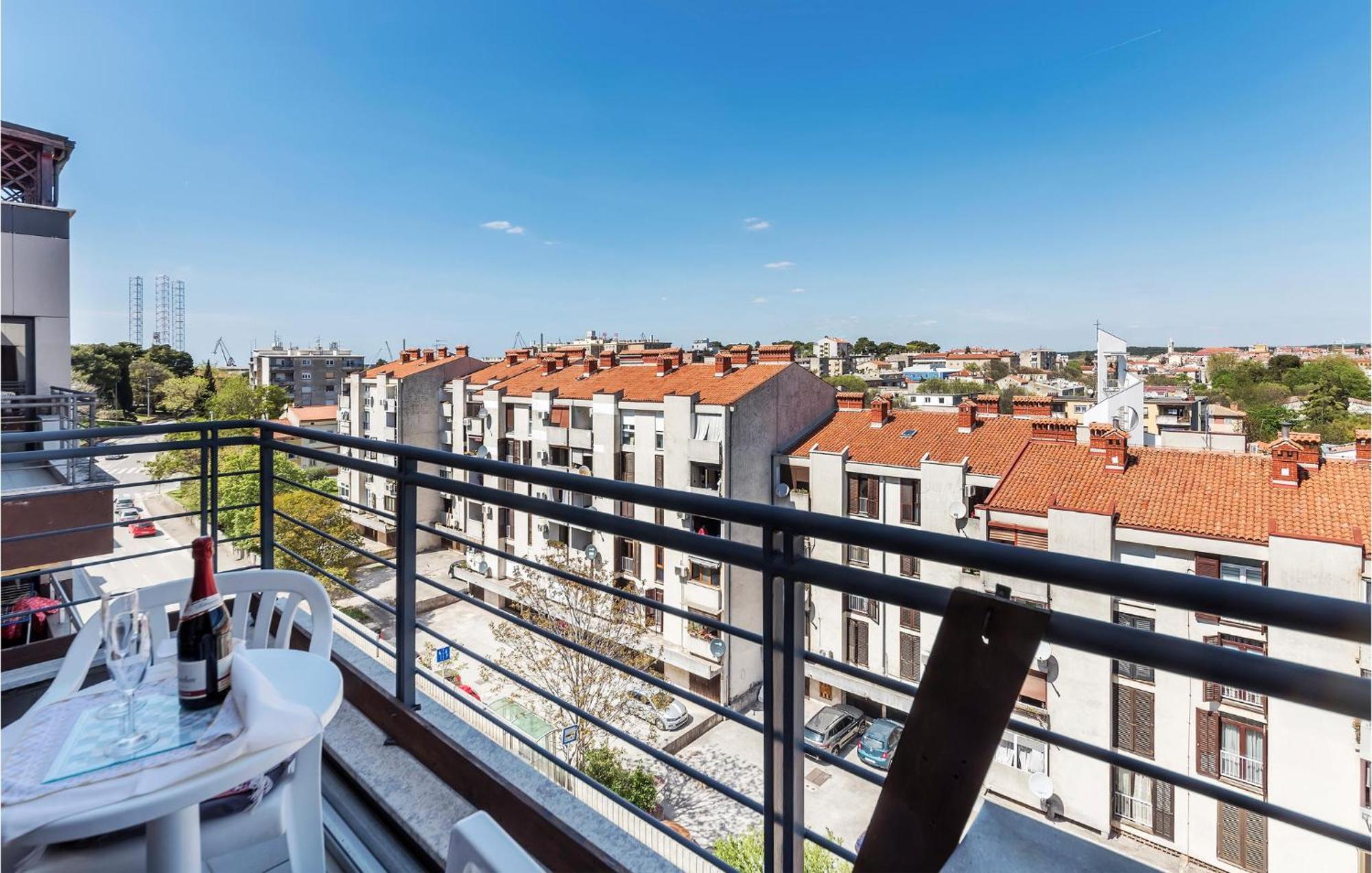 1 Bedroom Beautiful Apartment In Pula Exterior photo